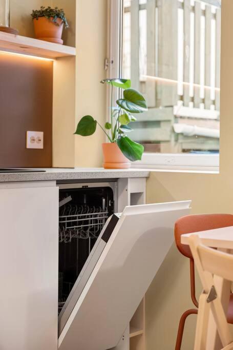 Fresh Studio Apartment, A Short Walk From Bryggen Bergen Eksteriør bilde